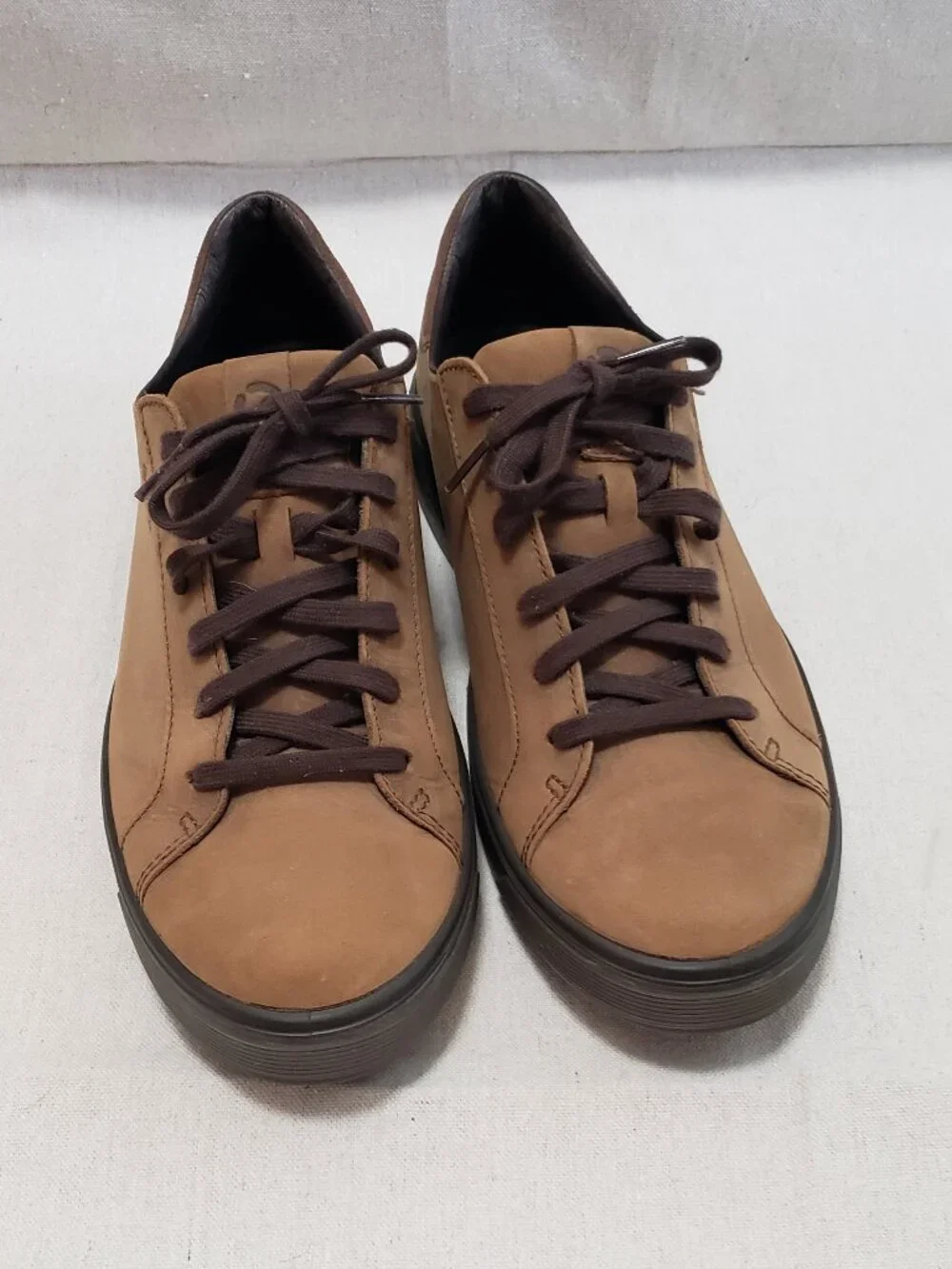 ECCO Mens Size 10-10.5 Shoes Core-Tex Light Brown Nubuck Suede Leather Sneakers
